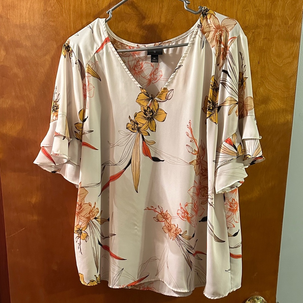 Floral V-Neck Ruffle Sleeve Top